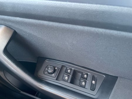 2022 Volkswagen T-Roc 2.0 TDI 116HP Life €25,475 thumbnail