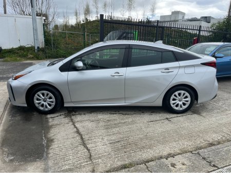 2020 Toyota Prius - view 4