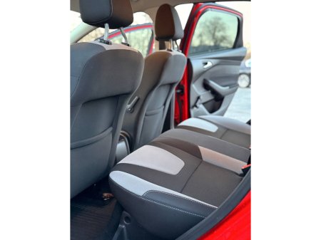 2014 Ford Focus - thumbnail 27