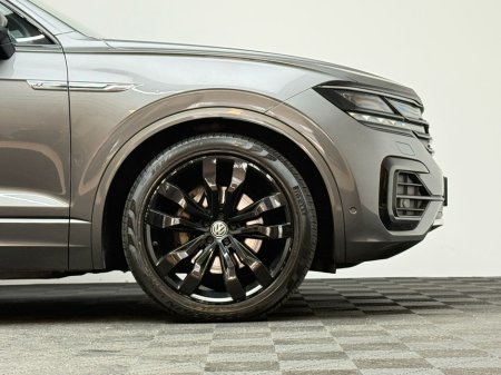 2020 Volkswagen Touareg - thumbnail 9