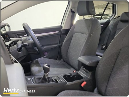 2023 Volkswagen Golf LIFE 2.0 TDI 115HP Diesel Manual €26,995 thumbnail