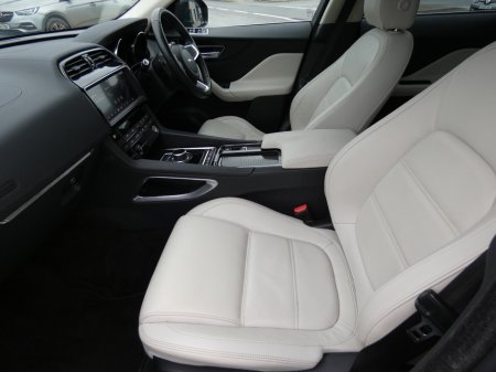 2020 Jaguar F-Pace - thumbnail 17