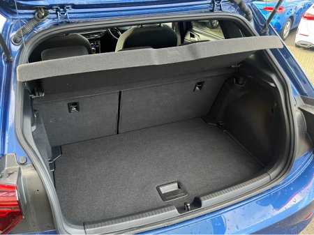 2022 Volkswagen Polo R-LINE AUTOMATIC 1.0 PETROL //KEYLESS ENTRY//ADAPTIVE CRUISE CONTROL//REVERSE CAMERA// €21,950 thumbnail