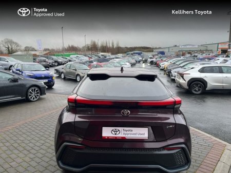 2024 Toyota C-HR Hybrid Sport €36,900 thumbnail