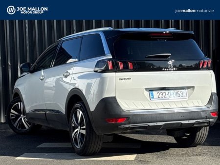 2023 Peugeot 5008 - view 2
