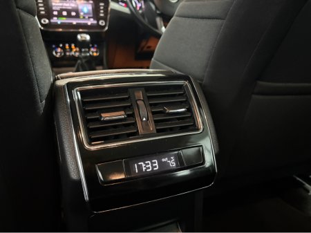 2020 Skoda Superb STYLE ESTATE 2.0 TDI 150HP 4DR €14,950 thumbnail