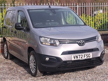 2022 Toyota Proace City Icon Model L1 1.5 Diesel SWB with 3 seats in front and double sliding doors. thumbnail