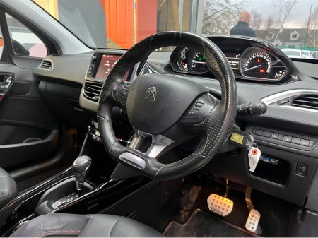 2018 Peugeot 2008 - thumbnail 10