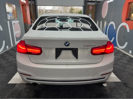 2016 BMW 3 Series - thumbnail 3