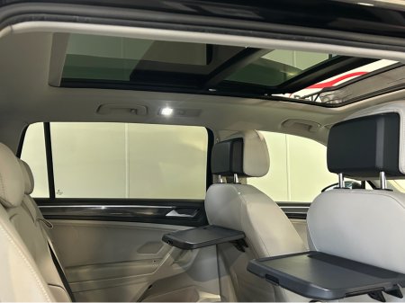 2021 Volkswagen Tiguan - thumbnail 18