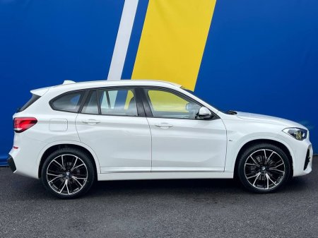 2021 BMW X1 M-SPORT XDRIVE25e 1.5 HYBRID // HARMAN/KARDON // LEATHER HEATED SEATS // APPLE CARPLAY/ANDROID AUTO €28,900