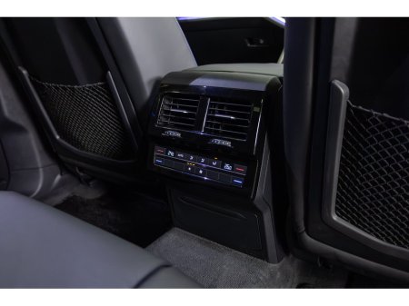 2021 Volkswagen Touareg - thumbnail 15