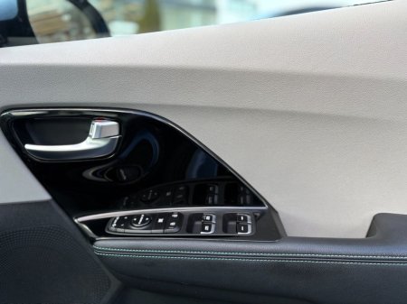 2021 Kia Niro - thumbnail 8