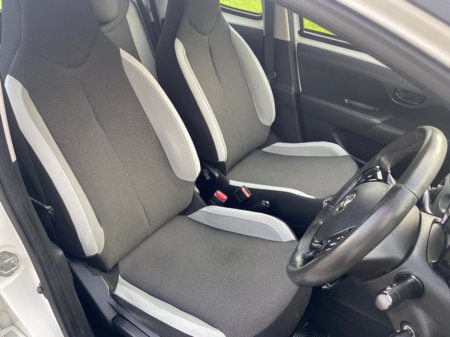 2015 Toyota Aygo 1.0 5DR X-PLAY 4DR €6,950 thumbnail