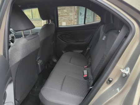 2023 Toyota Yaris Cross - thumbnail 7