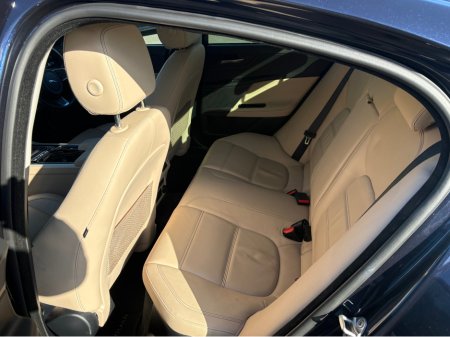 2017 Jaguar XE - thumbnail 15