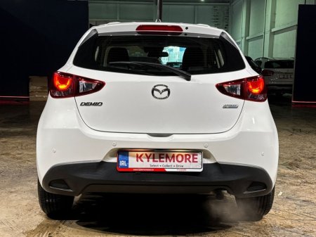 2018 Mazda Demio 1.3L SKYACTIV AUTOMATIC - MULTI FUNCTION STEERING WHEEL - HEATING / AC CONTROLS €12,950 thumbnail