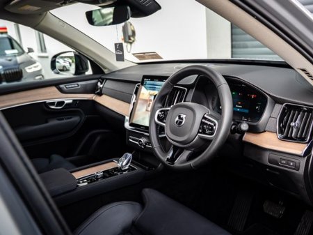 2025 Volvo XC90 T8 PLUS *BEST VALUE PLUS MODEL IN IRL* €76,950 thumbnail