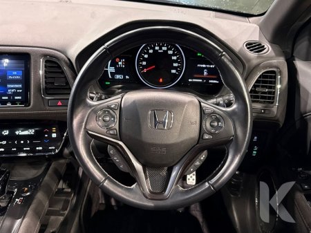 2021 Honda Vezel 1.5 HYBRID - RS EDITION - BLACK HALF LEATHER - PADDLE SHIFT - CRUISE CONTROL - FACTORY ALLOYS - €25,950 thumbnail