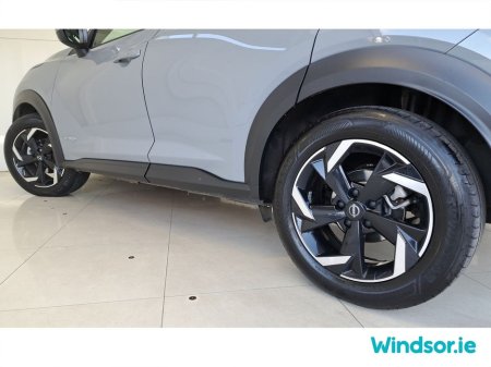 2023 Nissan Juke HYBRID 1.6 SV PREMIUM €27,995 thumbnail