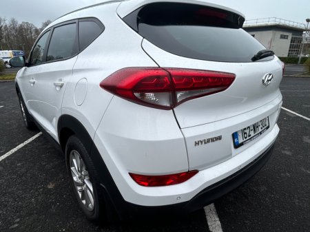 2016 Hyundai Tucson - thumbnail 2