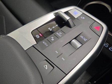 2025 BMW iX1 - thumbnail 10