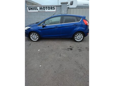 2016 Ford Fiesta - thumbnail 5