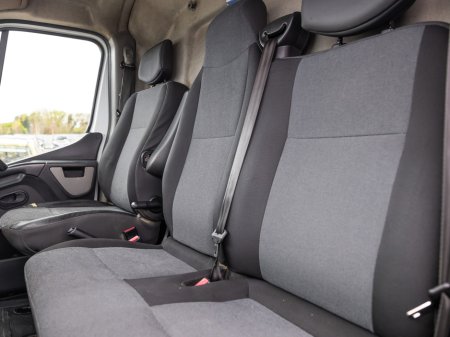 2018 Nissan NV400 - thumbnail 17