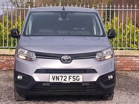 2022 Toyota Proace City Icon Model L1 1.5 Diesel SWB with 3 seats in front and double sliding doors. thumbnail