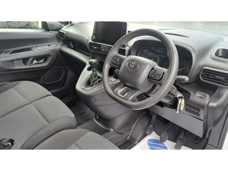 2022 Toyota Proace PR 1.5 GX SWB  **3 SEATER VAN** €16,950 thumbnail
