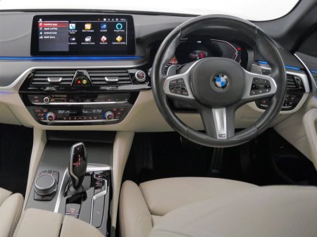 2022 BMW 5 Series - photo 5
