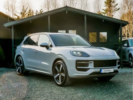 2024 Porsche Cayenne - thumbnail 1