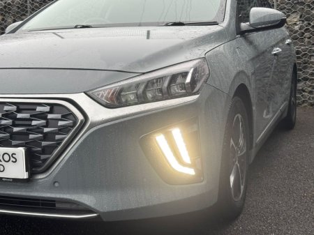 2020 Hyundai Ioniq PREMIUM SE PHEV S-A €19,638 thumbnail