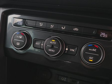 2017 Volkswagen Tiguan - thumbnail 22