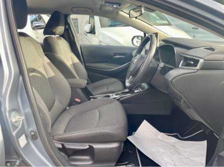 2023 Toyota Corolla LUNA SALOON 4DR AUTO 1.8 PETROL/ELECTRIC SELF CHARGING HYBRID €21,950 thumbnail