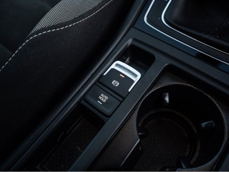 2017 Volkswagen Golf 172 Golf 1.0tsi HIGHLINE/FSH/High spec/1yr warrant €16,888 thumbnail