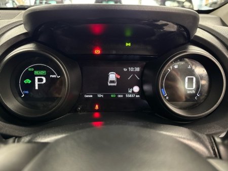 2024 Toyota Yaris Cross LUNA 4DR AUTO €27,950 thumbnail