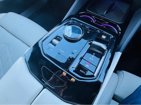 2024 BMW 5 Series - thumbnail 19