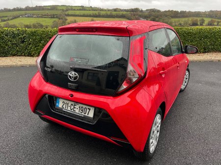 2021 Toyota Aygo 1.0 VVT-i x-play Smartphone €13,450