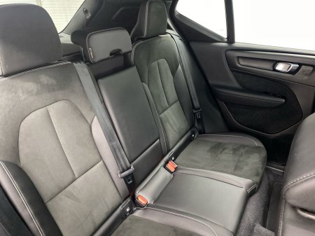 2022 Volvo XC40 - thumbnail 10