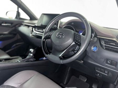 2020 Toyota C-HR - thumbnail 2