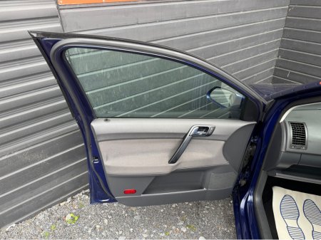 2008 Volkswagen Polo - thumbnail 16