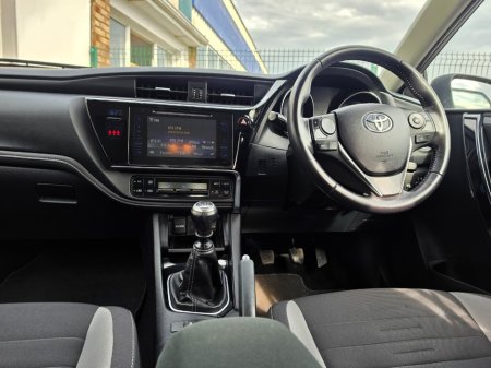 2016 Toyota Auris - thumbnail 11