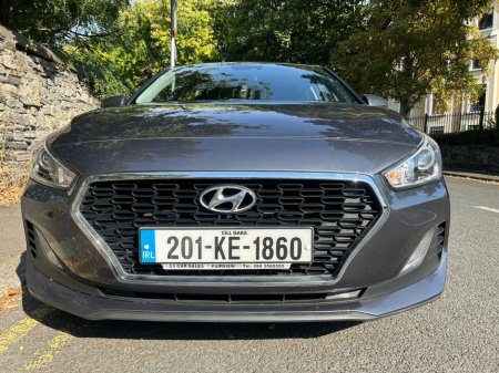 2020 Hyundai i30 i30 PETROL SERVICE HISTORY €16,495