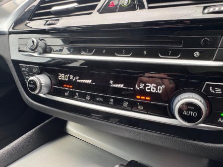 2019 BMW 5 Series - thumbnail 17