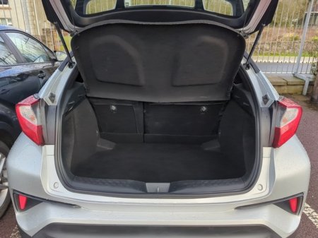 2018 Toyota C-HR HYBRID LUNA 4DR AUTO €22,000 thumbnail