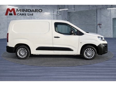 2021 Citroen Berlingo - view 3