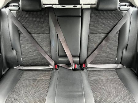 2017 Toyota Auris - thumbnail 11