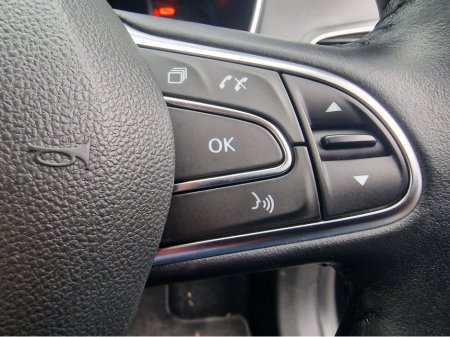 2017 Renault Megane - thumbnail 14