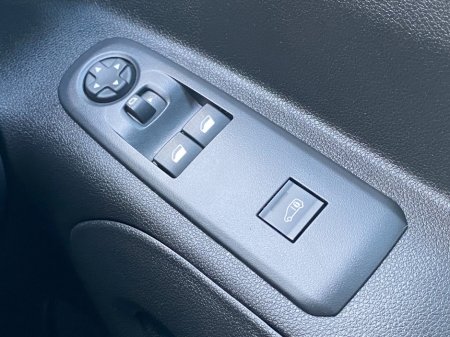 2024 Peugeot Partner  €18,618 thumbnail